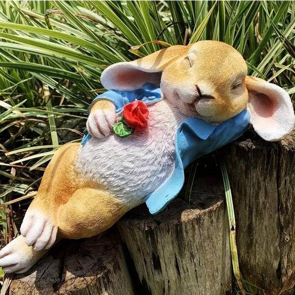 Resin Sleeping Rabbit Garden Statue, Lying Bunny Figurine with Red Rose, Outdoor Yard Lawn Patio Ornament, Home Tabletop Decor Gift
